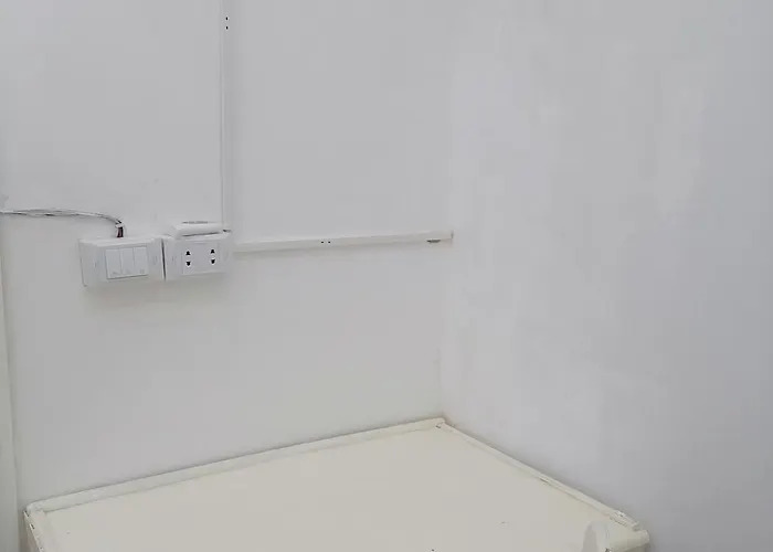 Room1 A In Of 4 *